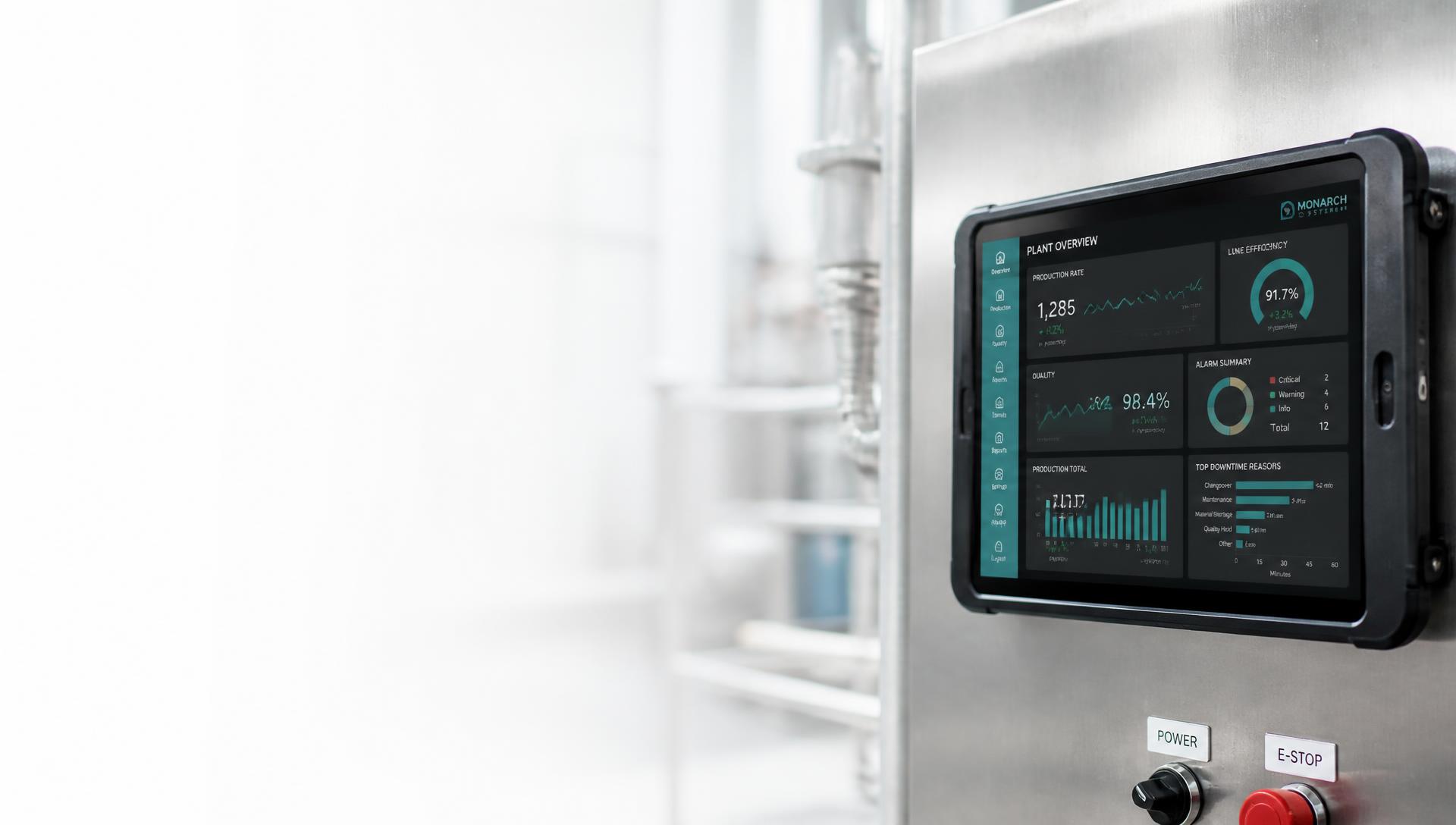 KI-gestützte Prozessüberwachung auf einem Industrie-Tablet am Anlagenpanel